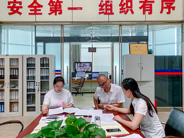 6月20日，運行指揮中心協(xié)同各保障單位組織開展了2019年大面積航班延誤應急處置演練。.png